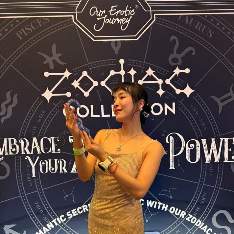 Blue Flame Curved Glass Dildo